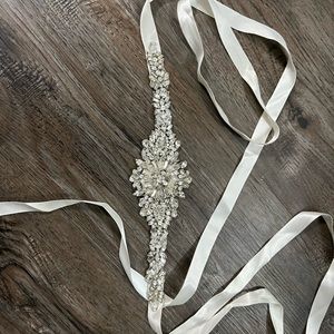 Wedding dress belt